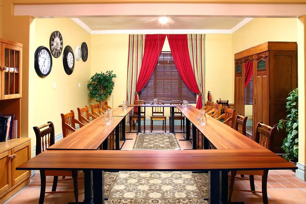 Mountain Manor Guest House & Executive Suites Città del Capo 4*,